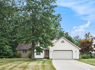 5522 Jessael Dr, Bath, MI 48808