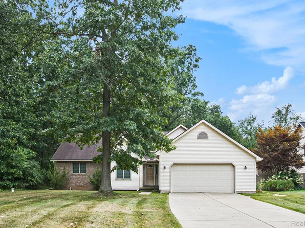 5522 Jessael Dr, Bath, MI 48808