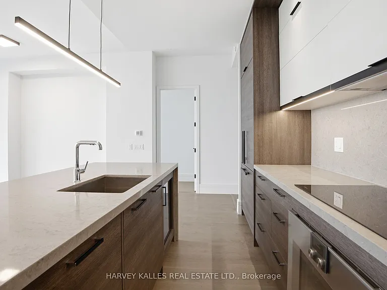 215 Lonsdale Rd #1602 — Photo 10