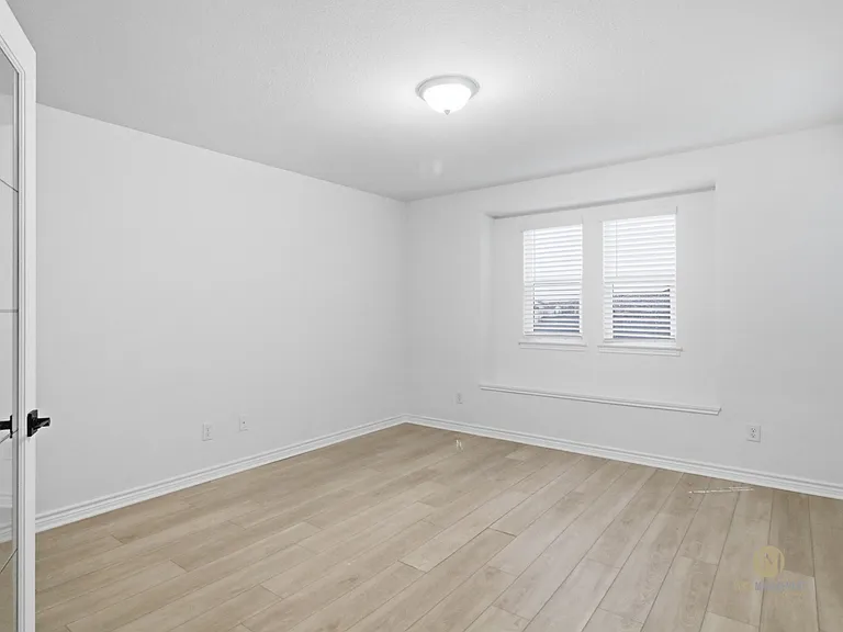 11414 Amberina — Photo 26