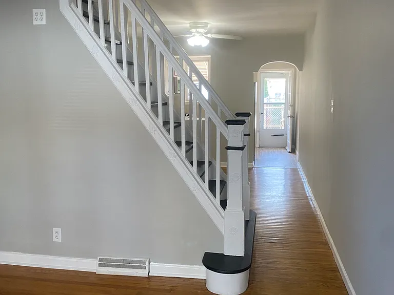 3241 Edgemont St — Photo 4
