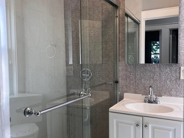 37 Chester Pl #1 — Photo 10
