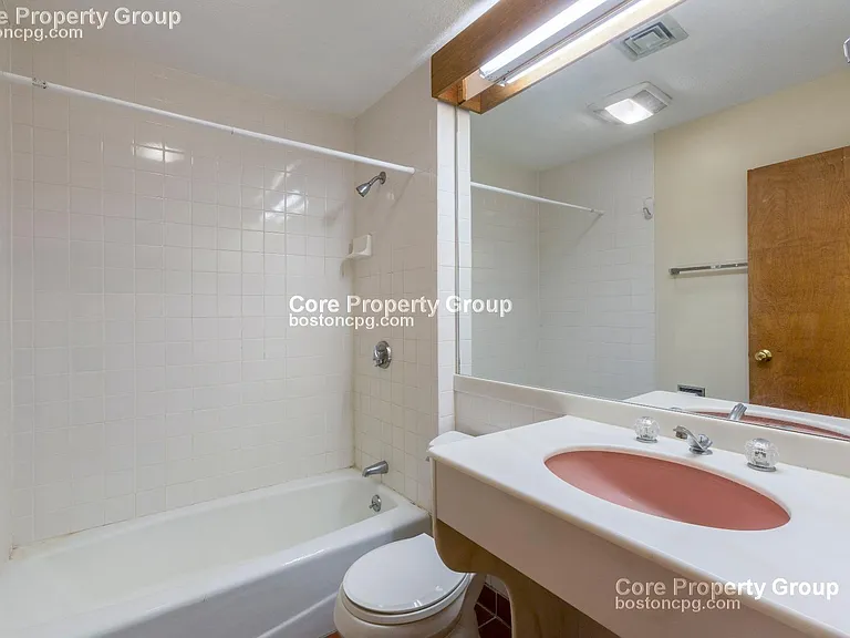 21 Charter St #202 — Photo 7
