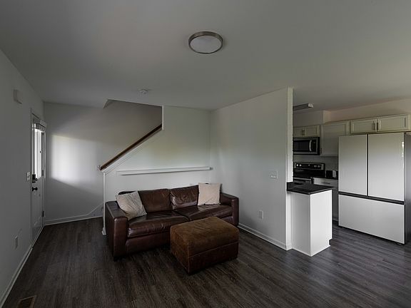 3rd image of 10706 Lonnie Ln #4
