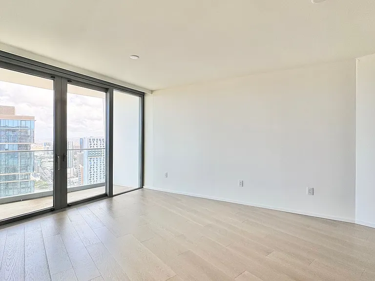 1000 Auahi St #3909 — Photo 8