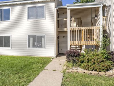32 Coventry Ln APT 7, Muscatine, IA, 52761