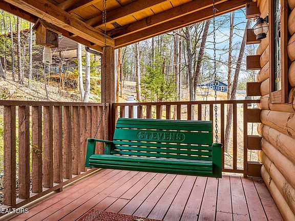 3rd image of 1645 S Mountain View Rd