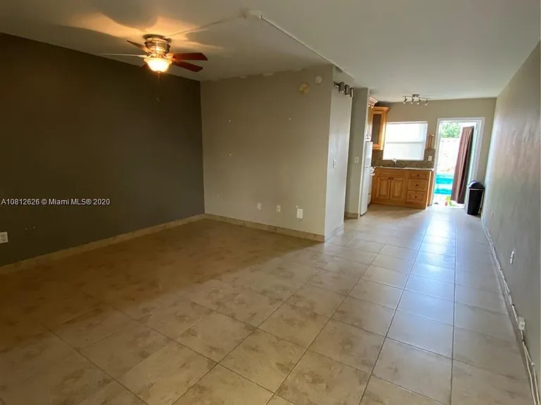 1607 Michigan Ave #7 — Photo 5