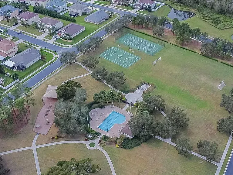 523 Cascading Creek Ln — Photo 16
