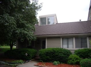 69 SW Pepper Tree Ln, Topeka, KS 66611