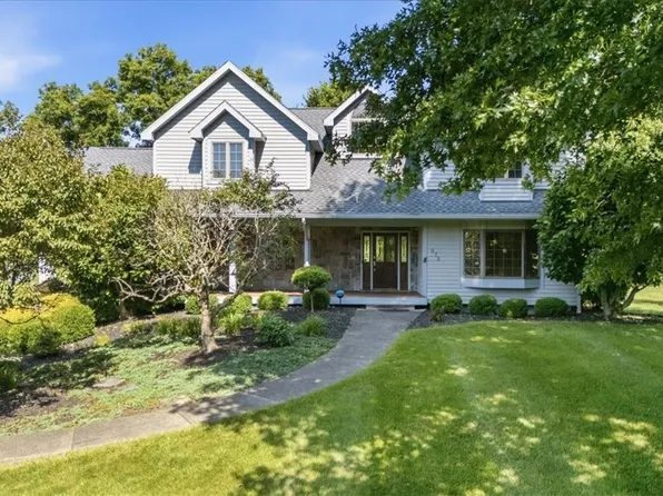 973 Windsor Dr, Mineral Wells, WV 26150