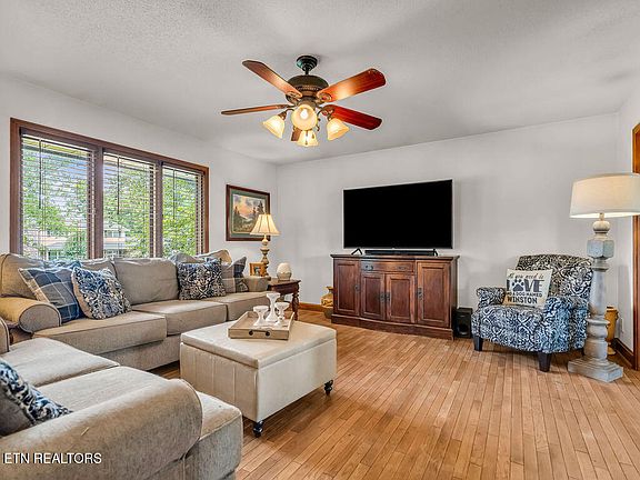 5th image of 7536 Berkshire Blvd
