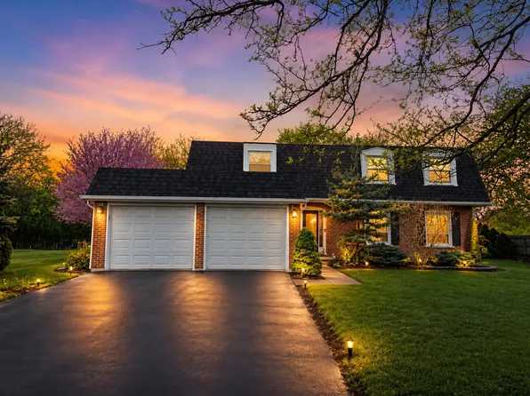 2770 Sioux Trl, Glenview, IL 60026