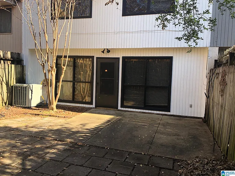 680 Idlewild Cir — Photo 14