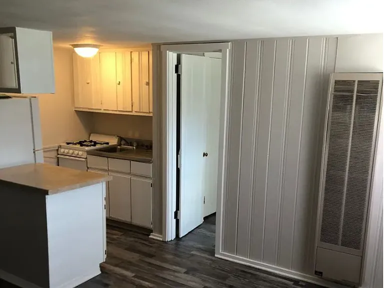 511 W University Ave — Photo 16