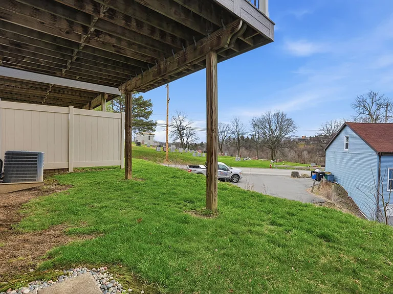 404 Aprilmae Way — Photo 45