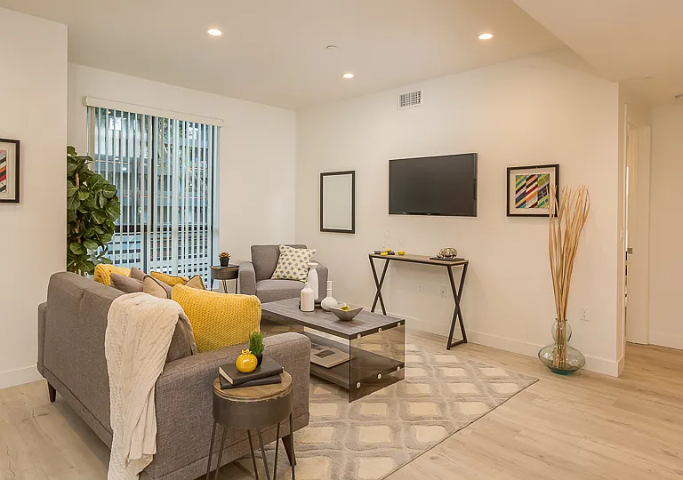 11269 Camarillo St #405 — Photo 28
