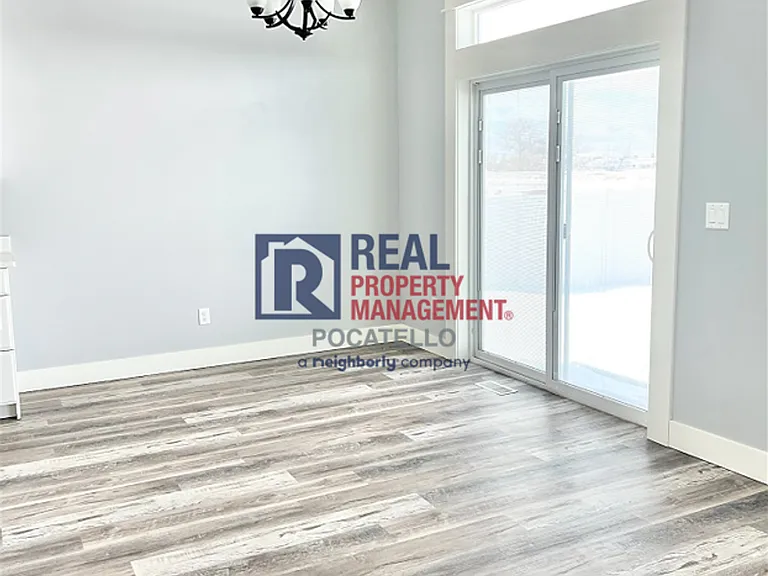 1620 Petersburg Dr — Photo 13