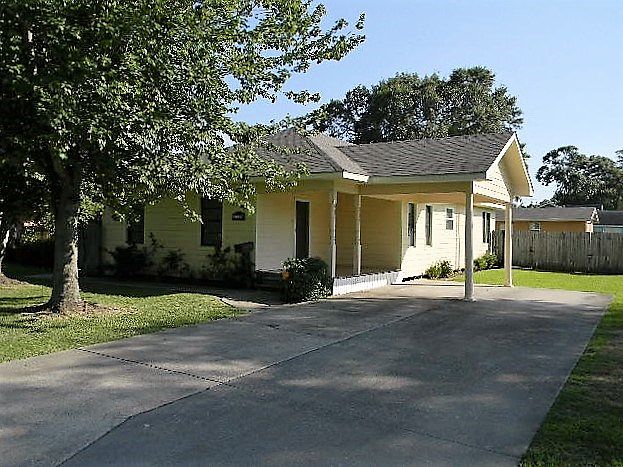 1st image of 211 9th Ave