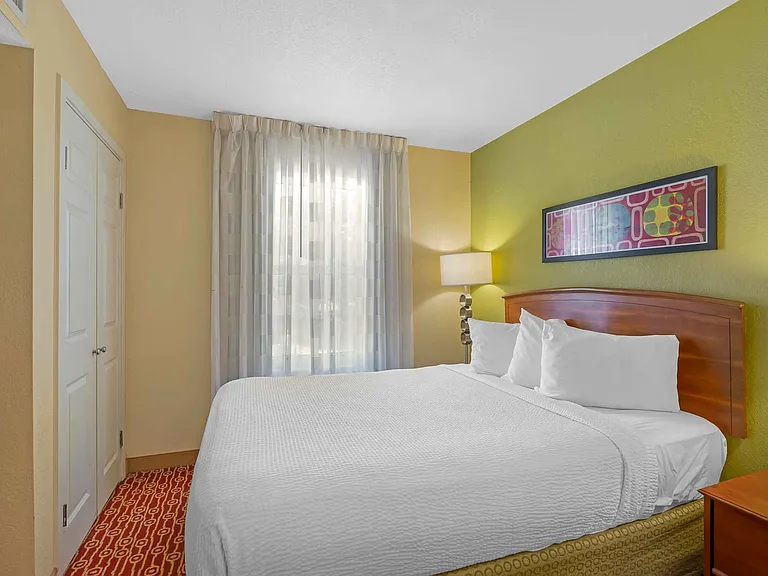2 Bedroom Suite - 2 Queen Beds