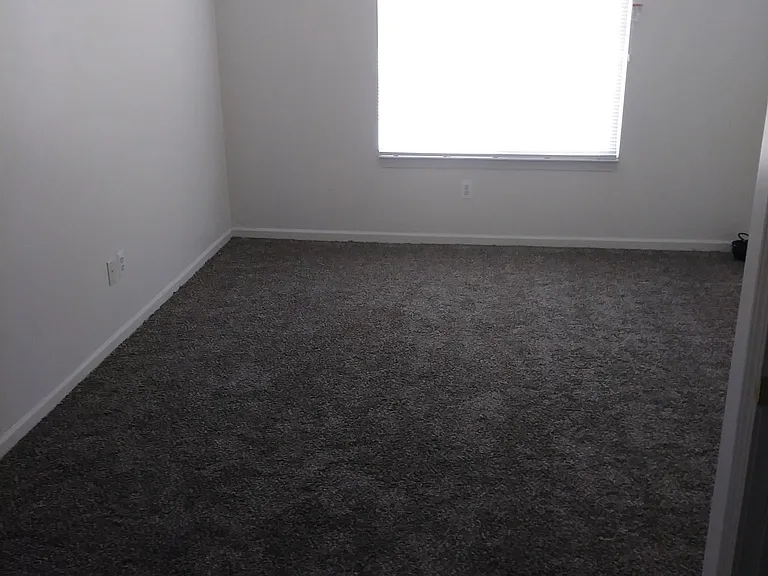24023 Wedgewood Cir — Photo 3