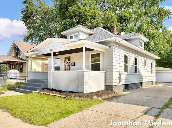 816 Richmond St NW, Grand Rapids, MI 49504