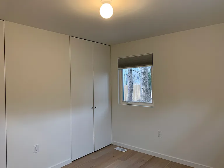 601 E Washington St — Photo 28