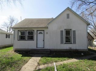 103 E Wilson St, Corder, MO 64021