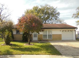 408 Sunset Ln, Wheeling, IL 60090