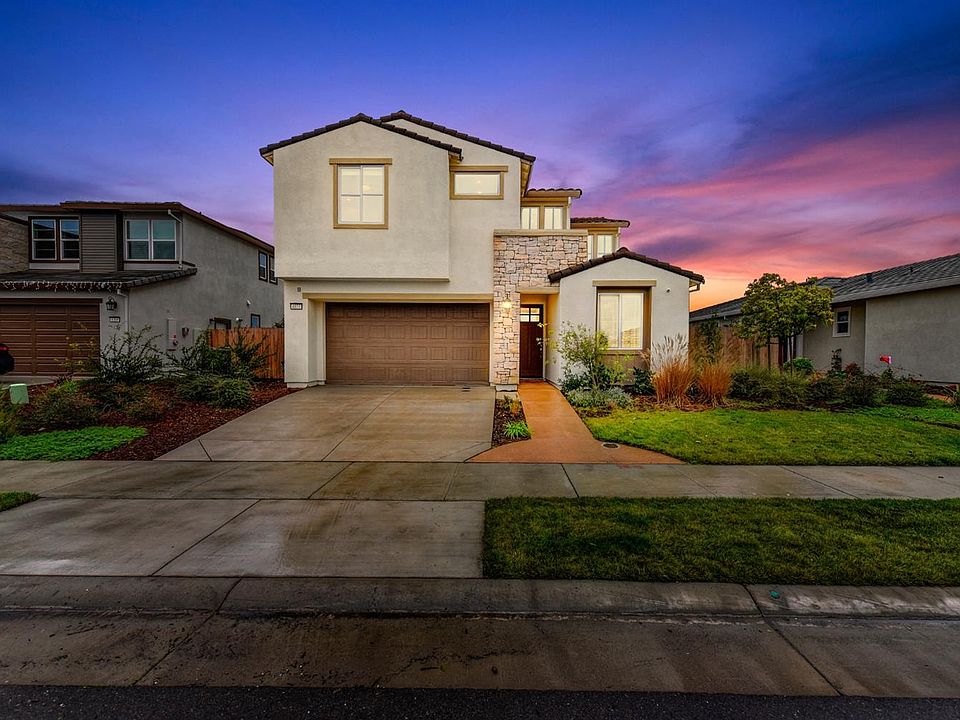 1st image of 4377 Solaire Dr