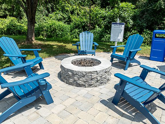 5th image of 5 Spring Ln #125D