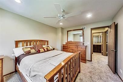 4th image of 382 E Forest Knoll Dr