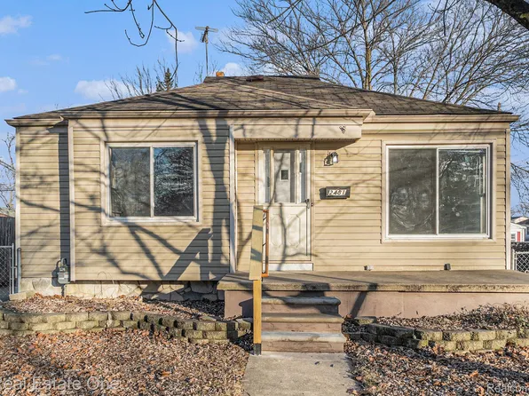 2481 Applewood Ave, Lincoln Park, MI 48146