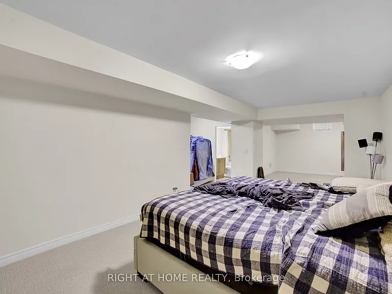 288 Raymond Rd — Photo 39