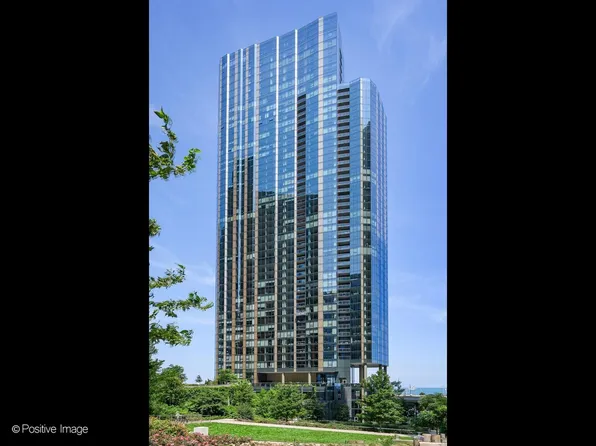 211 N Harbor Dr #1801, Chicago, IL 60601