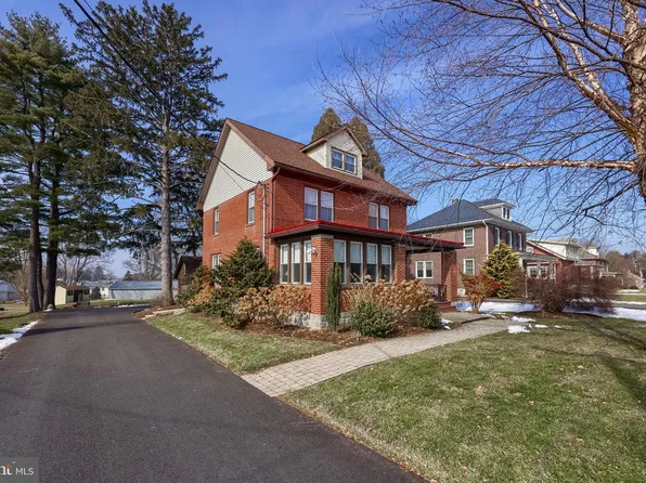 32 Greenfield Rd, Lancaster, PA 17602