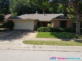 2515 Edinburgh St, Arlington, TX 76018