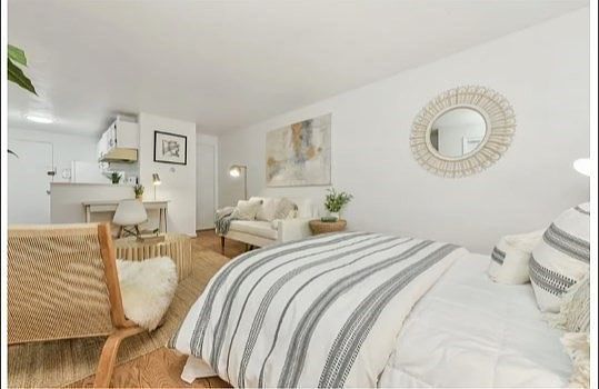 2nd image of 10 Coffey St APT 3