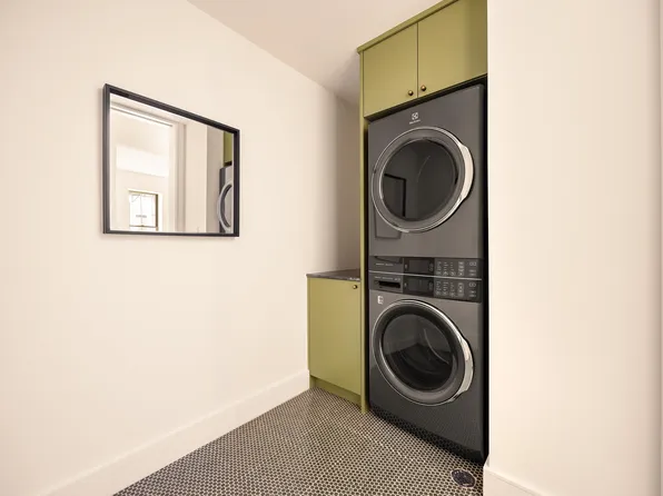 148 Clinton Avenue image 13 of 17