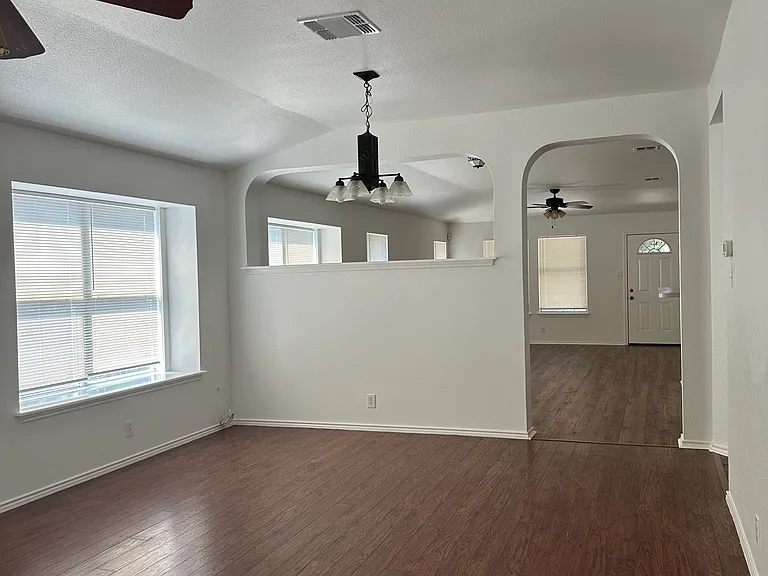 5601 Timber Star — Photo 3