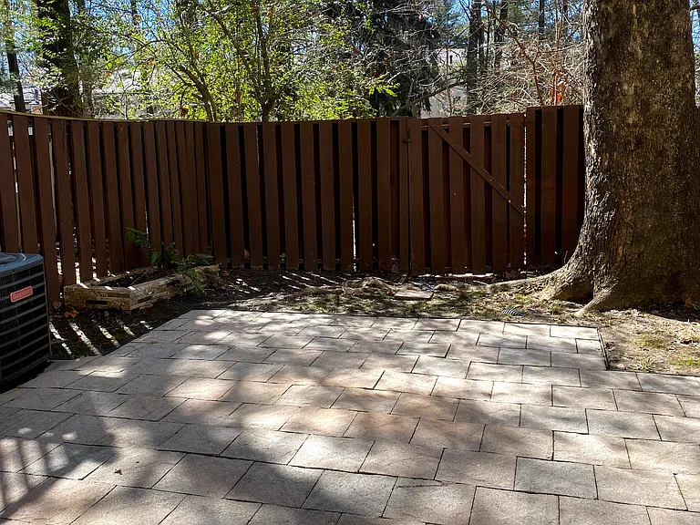 2420 Southgate Sq — Photo 4