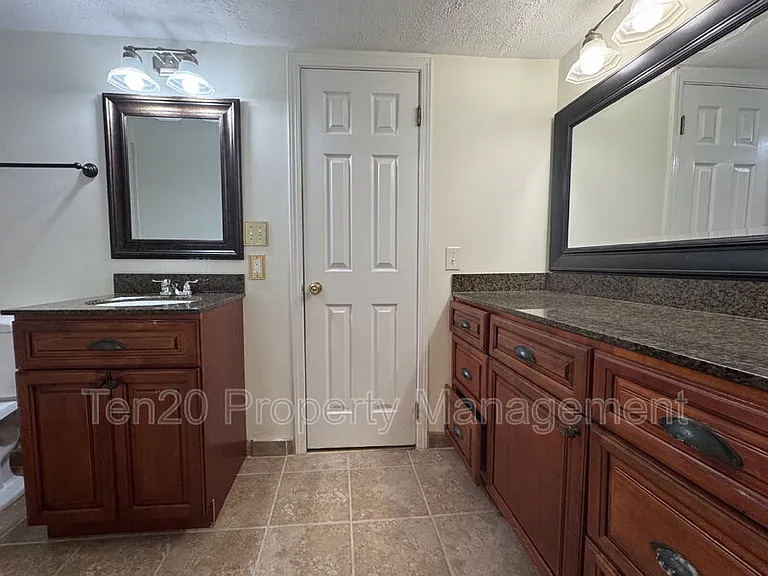 6446 Gloucester Ct — Photo 23