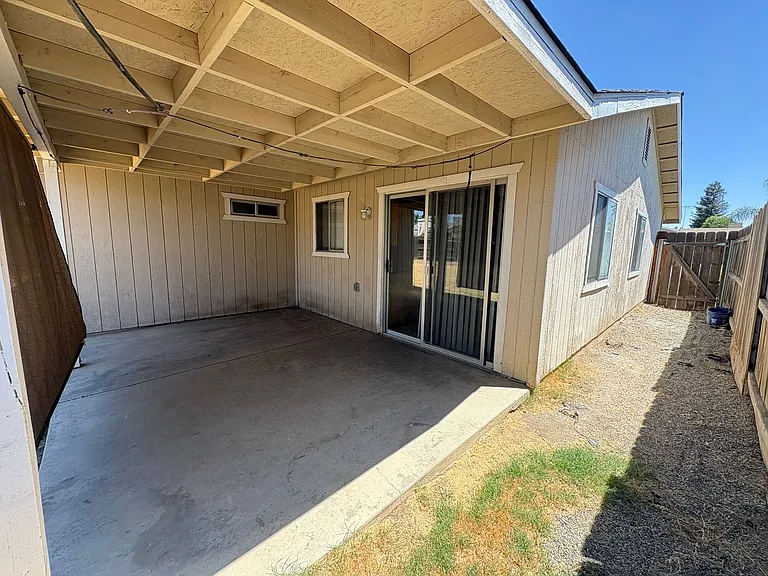 869 Belmont St — Photo 26