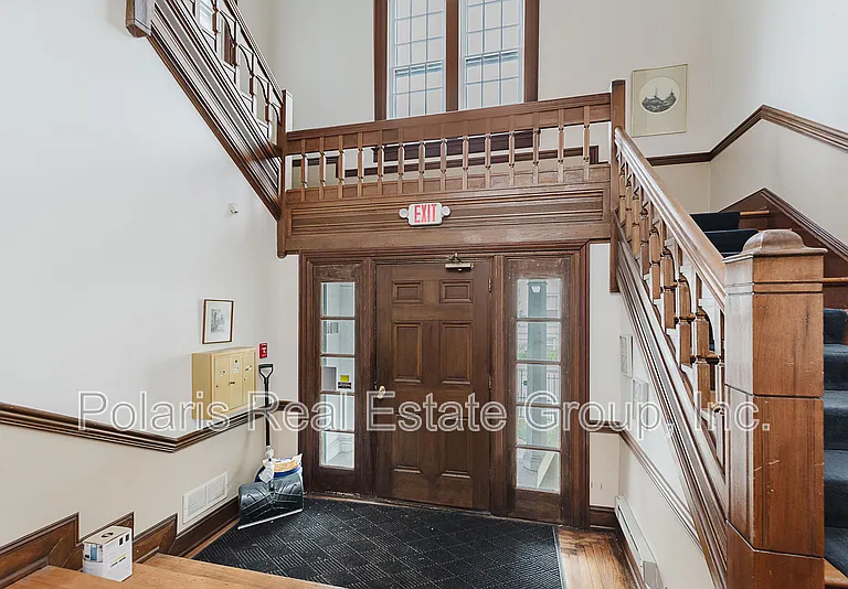 101 E 14th St #3 — Photo 4