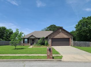 1420 Sebastian Ln, Prairie Grove, AR 72753