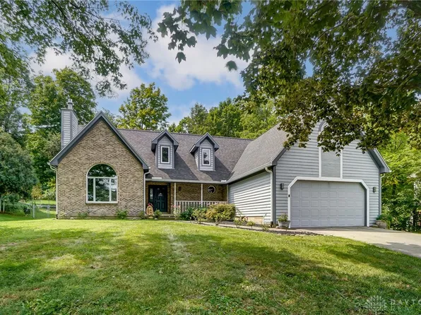 29 W Hunter Dr, Enon, OH 45323