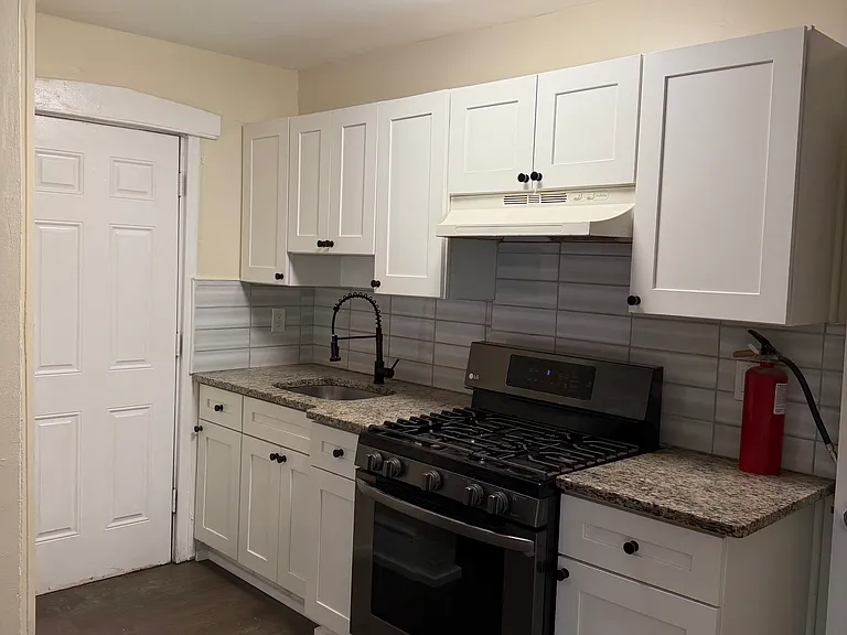 237 Guard Pl — Photo 2