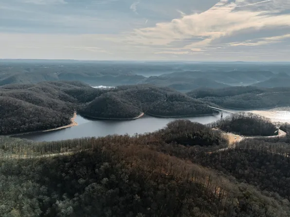 655 Burton Ridge Rd, Silver Pt, TN 38582