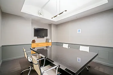 Sold by Mdrn Residential