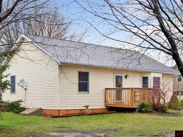 216 S 7th St, Saint Peter, MN 56082